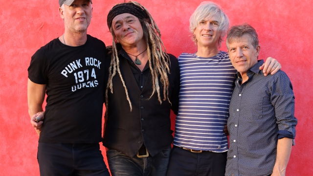 NADA SURF